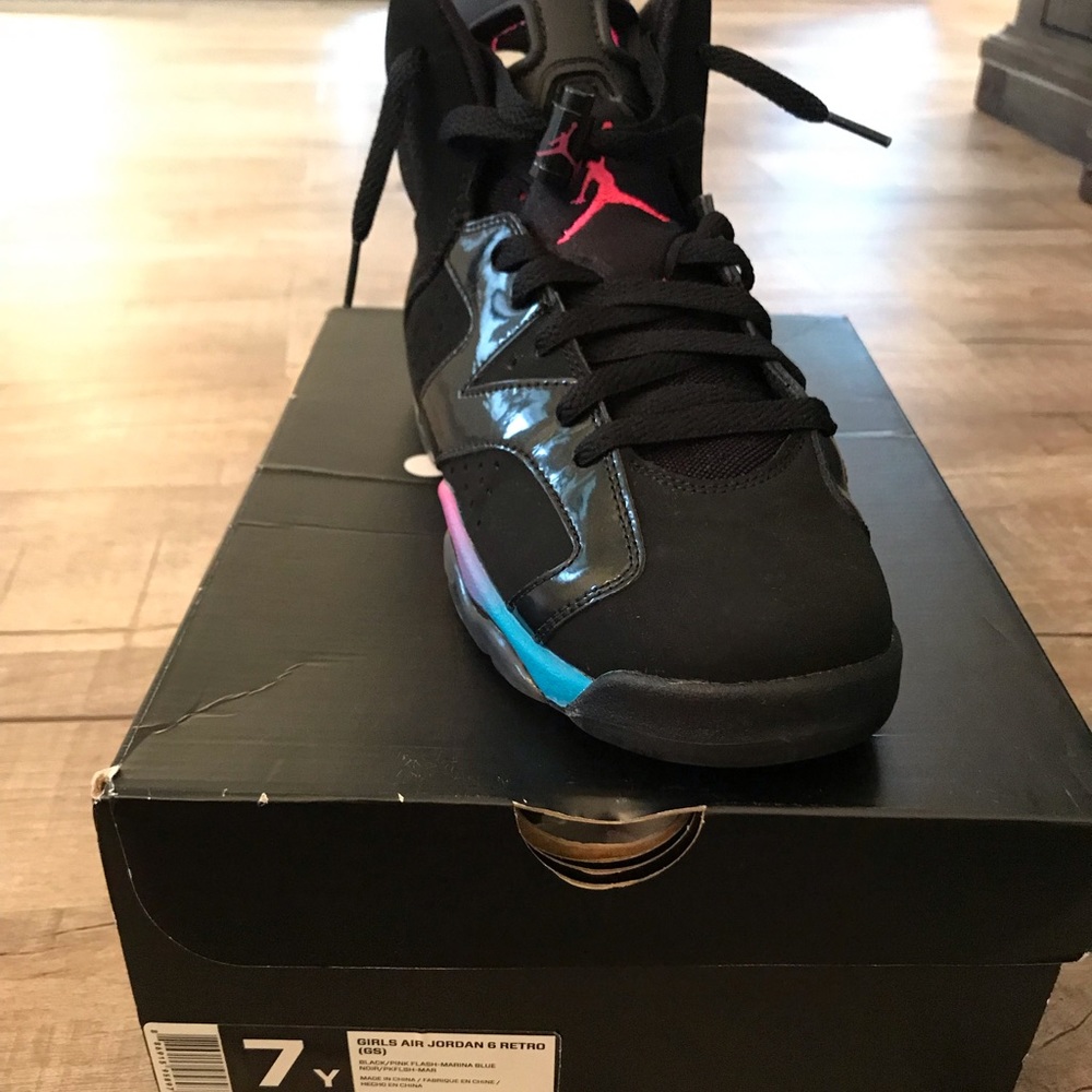 GIRLS AIR JORDAN 6 Retro GS